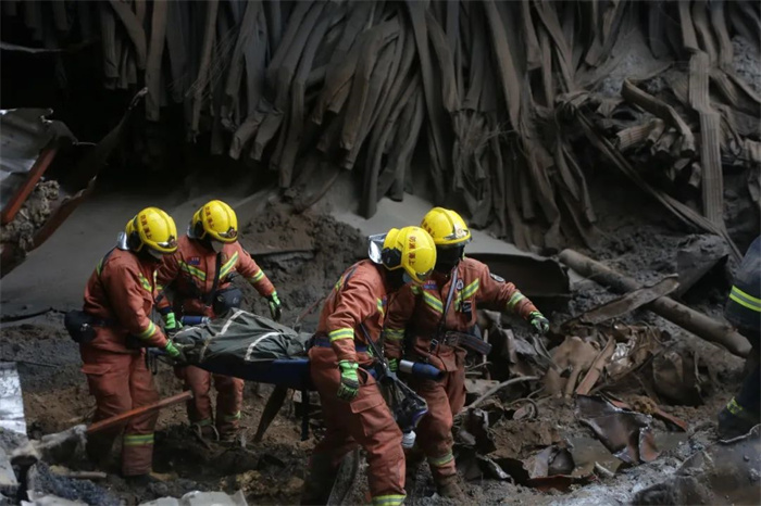 有一种榜样叫“火焰蓝”冰球突破豪华版在黄浦(图4) 有一种榜样叫“火焰蓝”冰球突破豪华版在黄浦(图4)